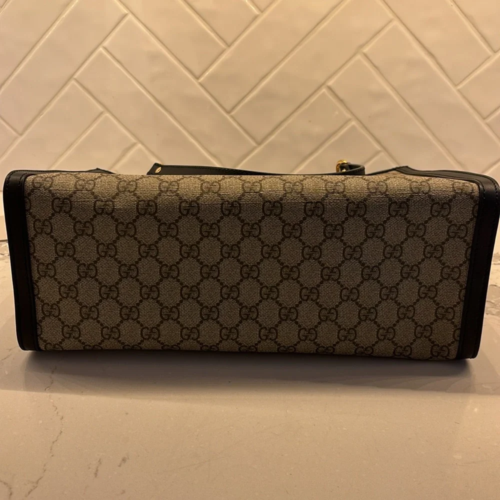 Gucci PADLOCK MEDIUM SHOULDER BAG authentic like new - Picture 5 of 7